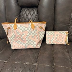 LOUIS VUITTON Tote bag pink used some stains that can be cleaned selling the set